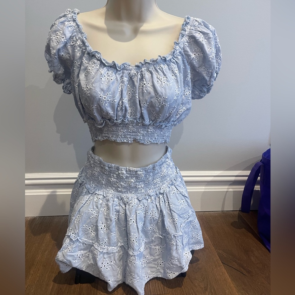 Oceandrive light blue cropped top and matching skirt set, size medium